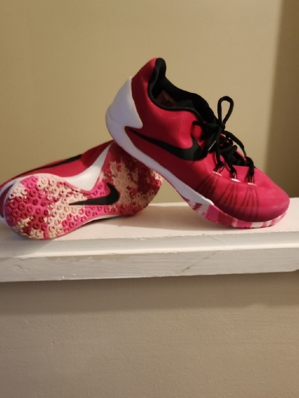 Nike HyperChase Breast Cancer Awareness Sneakers